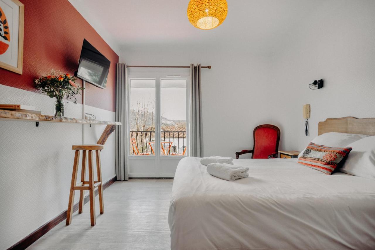Logis Hotel Restaurant Espelletenia Larceveau-Arros-Cibits Екстер'єр фото