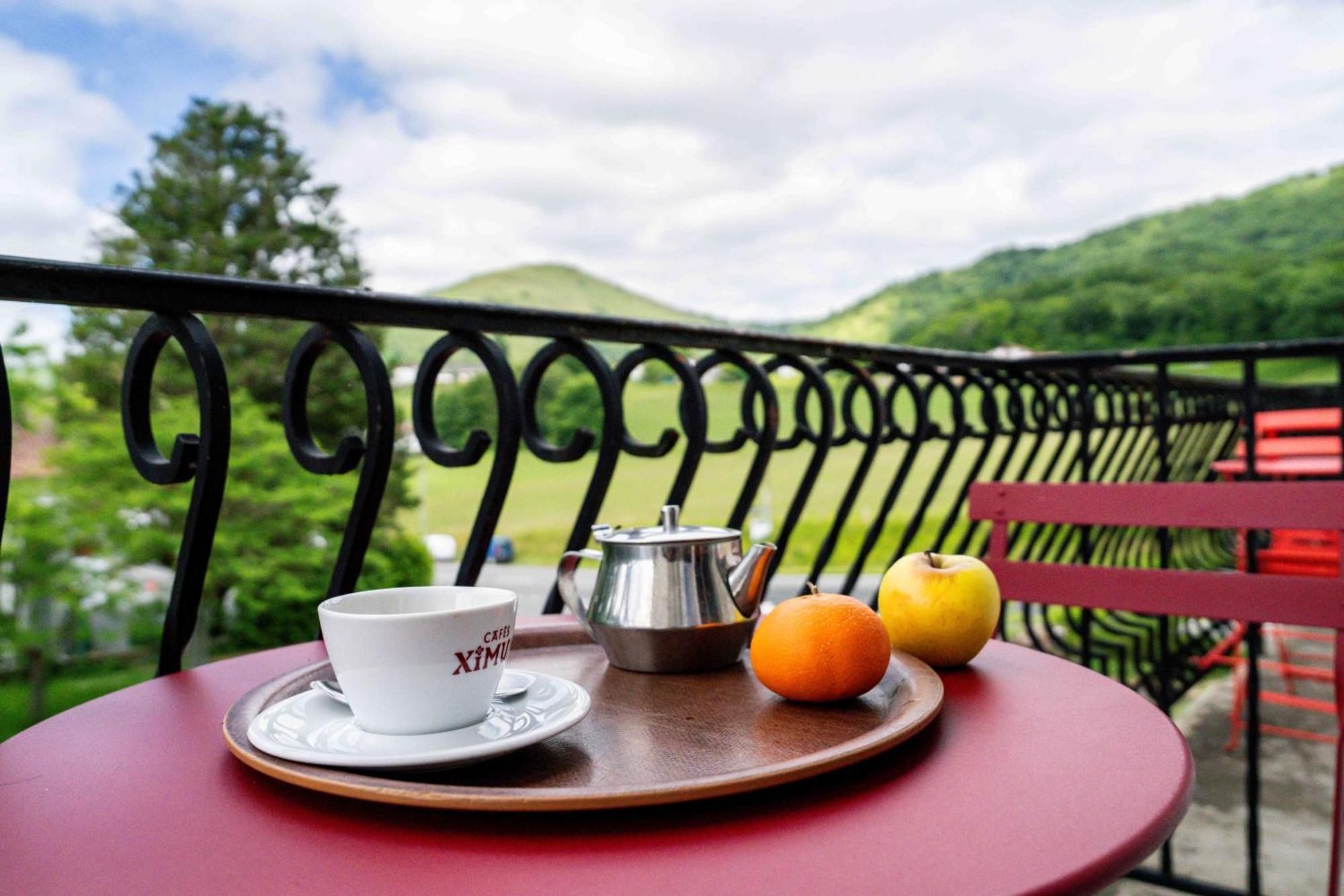 Logis Hotel Restaurant Espelletenia Larceveau-Arros-Cibits Екстер'єр фото