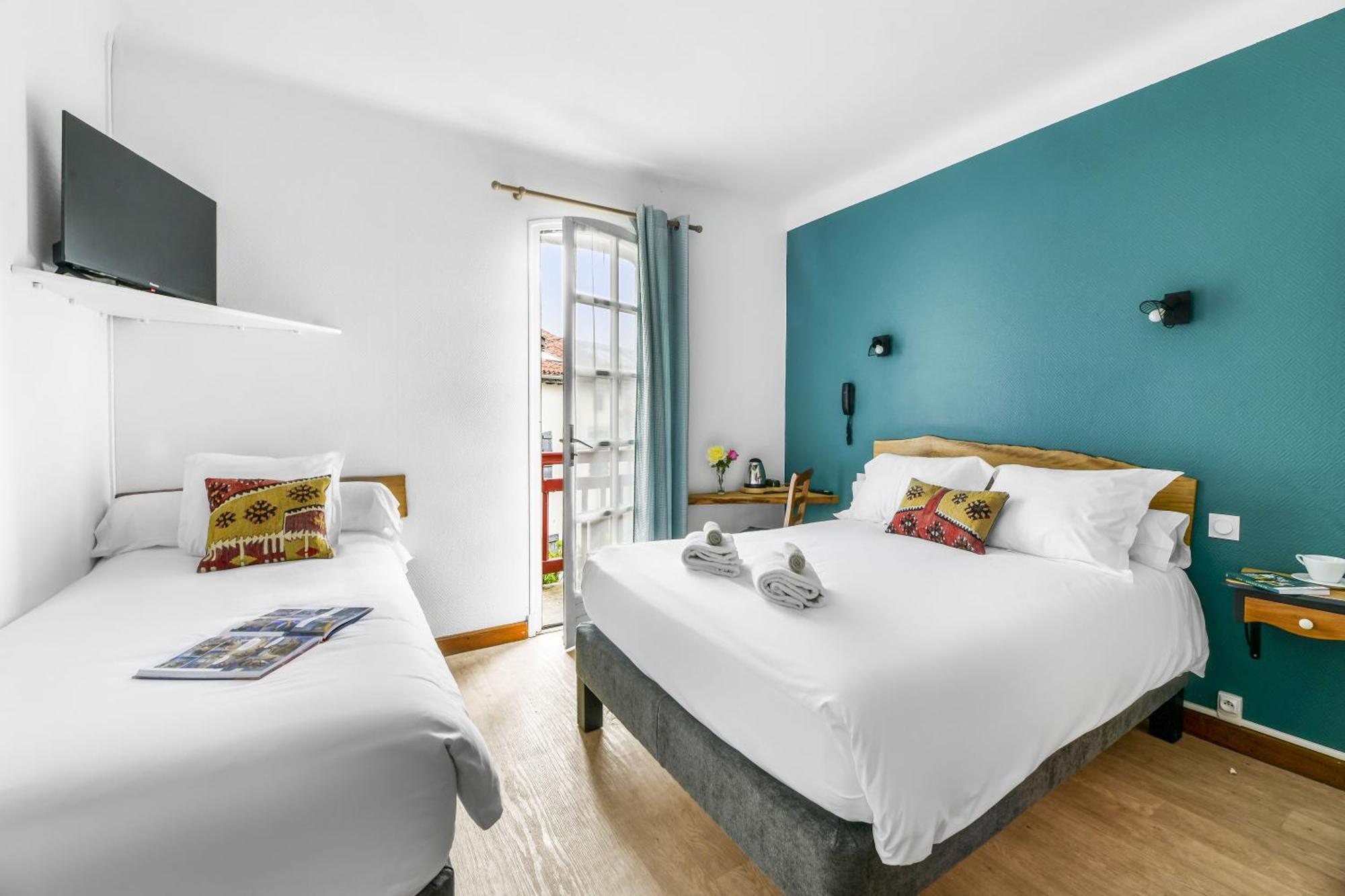 Logis Hotel Restaurant Espelletenia Larceveau-Arros-Cibits Екстер'єр фото